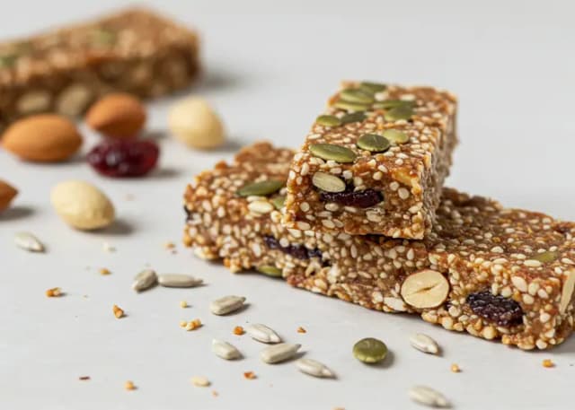 طرز تهیه پروتئین بار خانگی با مغزیجات