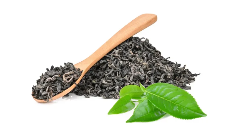 خواص و مضرات نوشیدن چای